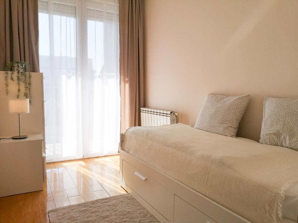 Filinhome Papa Suite 4 Novi Sad Buitenkant foto